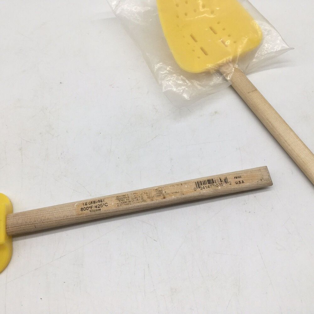 Le Creuset Silicone Spatulas Red Yellow Beech Wood Handle Set of 2 Never Used - Picture 8 of 10